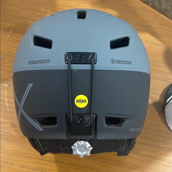 Pret Gray Ski Helmet with MIPS - Refuge Model Size S - Picture 3 of 5